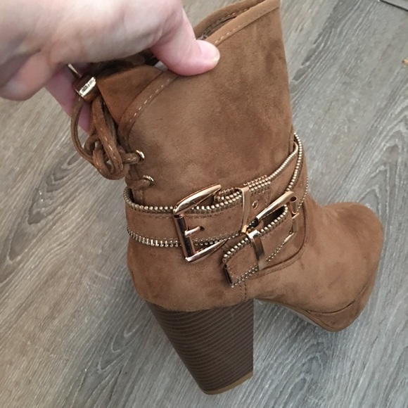 Camel suede chunky heel boots w gold buckle decor - Picture 5 of 6
